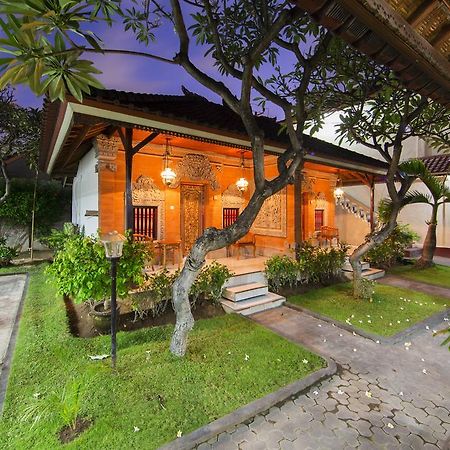 Hotel Surya Tropical Kuta à Kuta Lombok Extérieur photo
