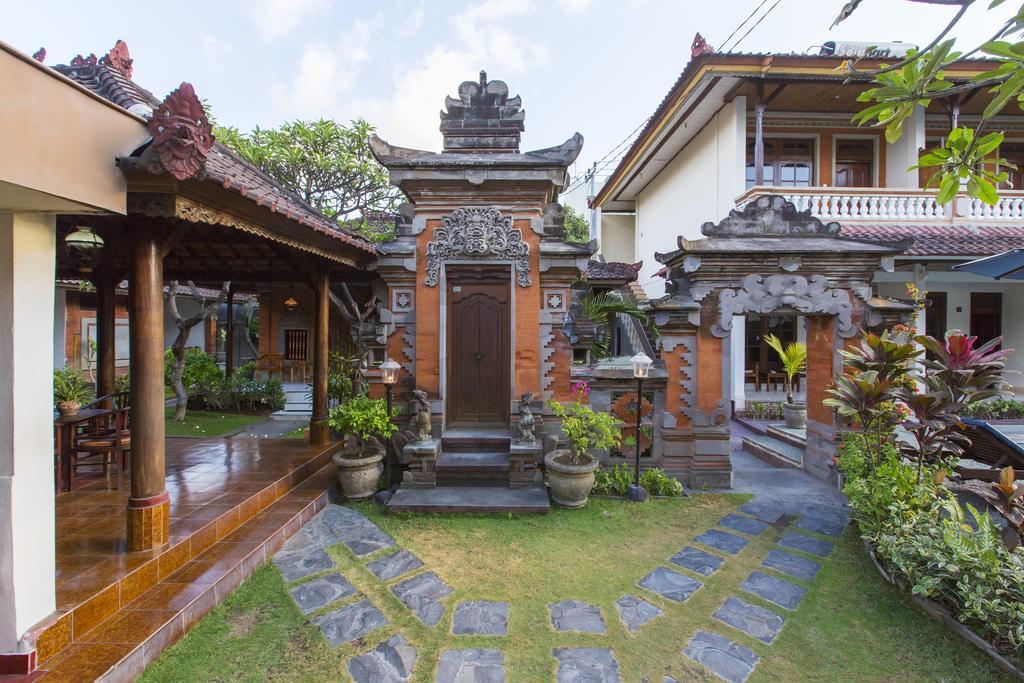 Hotel Surya Tropical Kuta à Kuta Lombok Extérieur photo