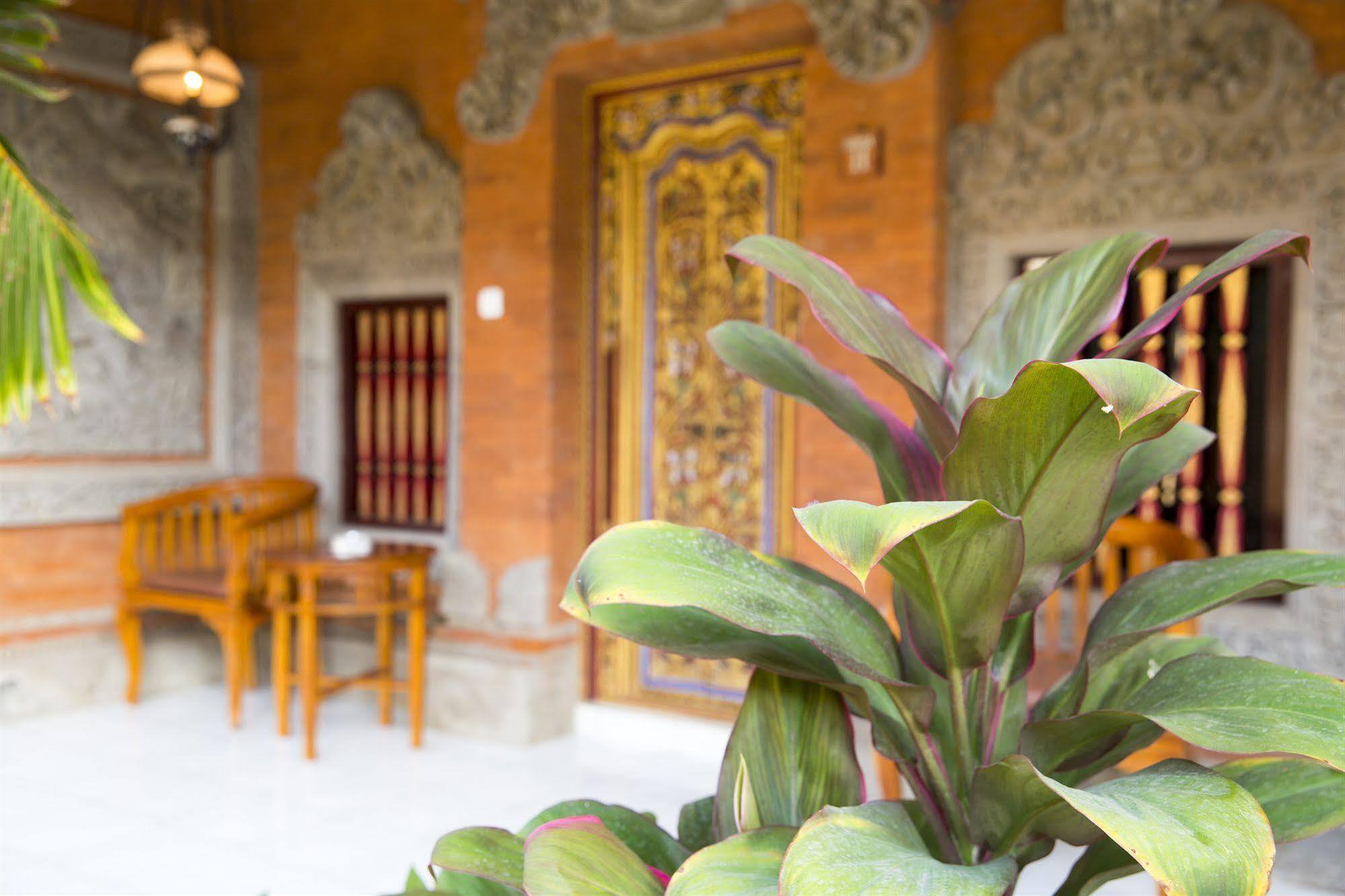 Hotel Surya Tropical Kuta à Kuta Lombok Extérieur photo