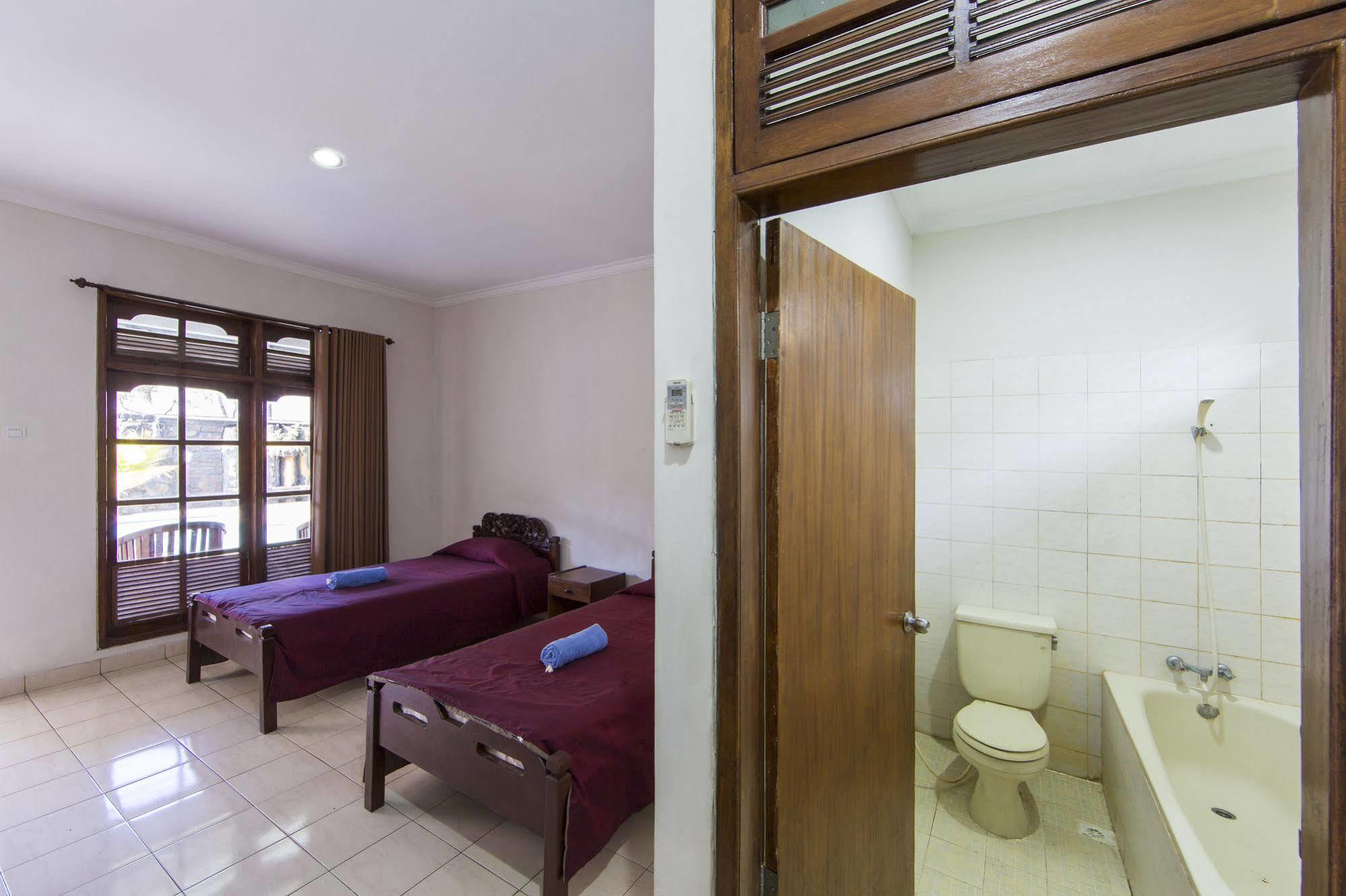 Hotel Surya Tropical Kuta à Kuta Lombok Extérieur photo