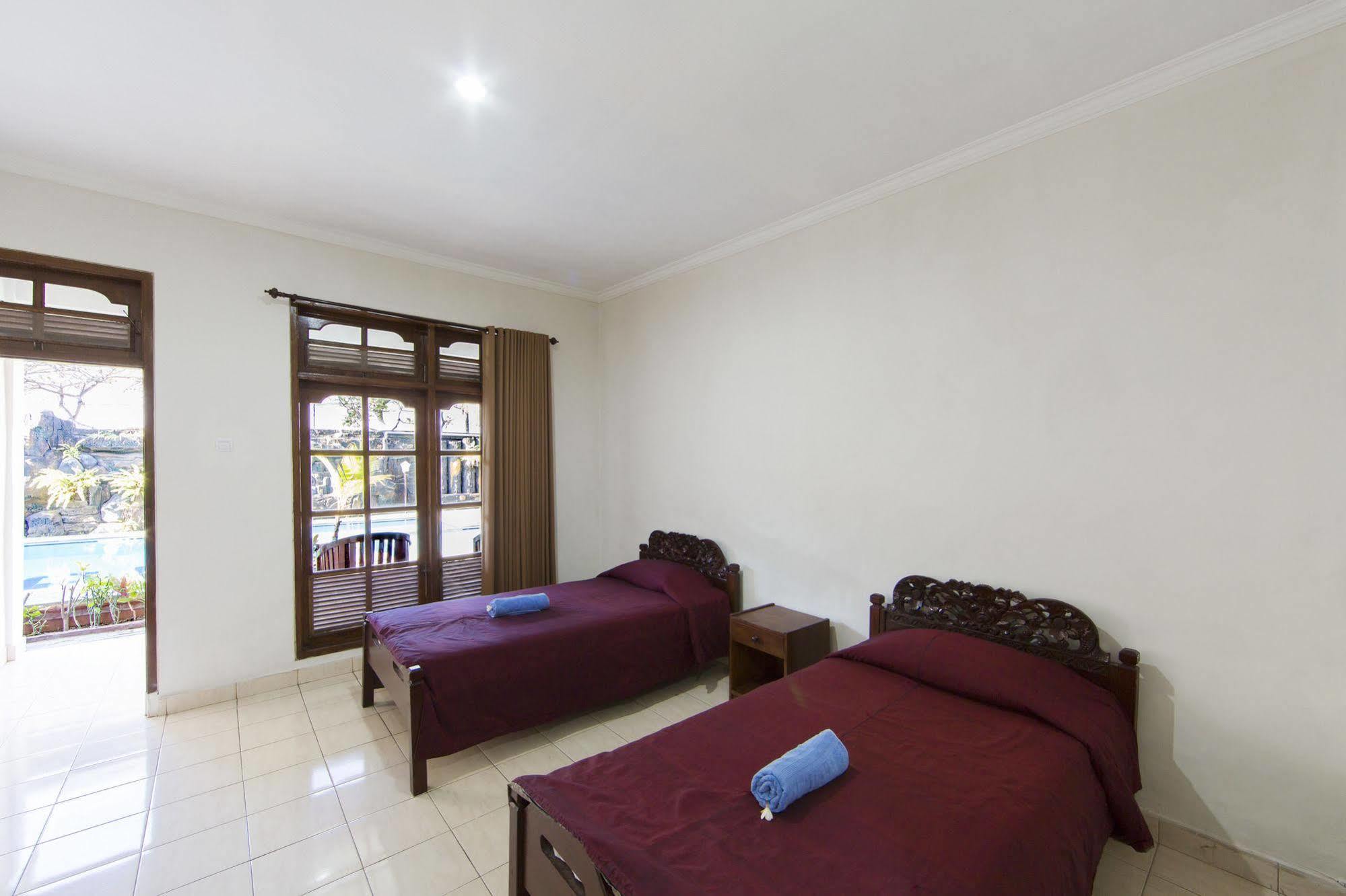 Hotel Surya Tropical Kuta à Kuta Lombok Extérieur photo