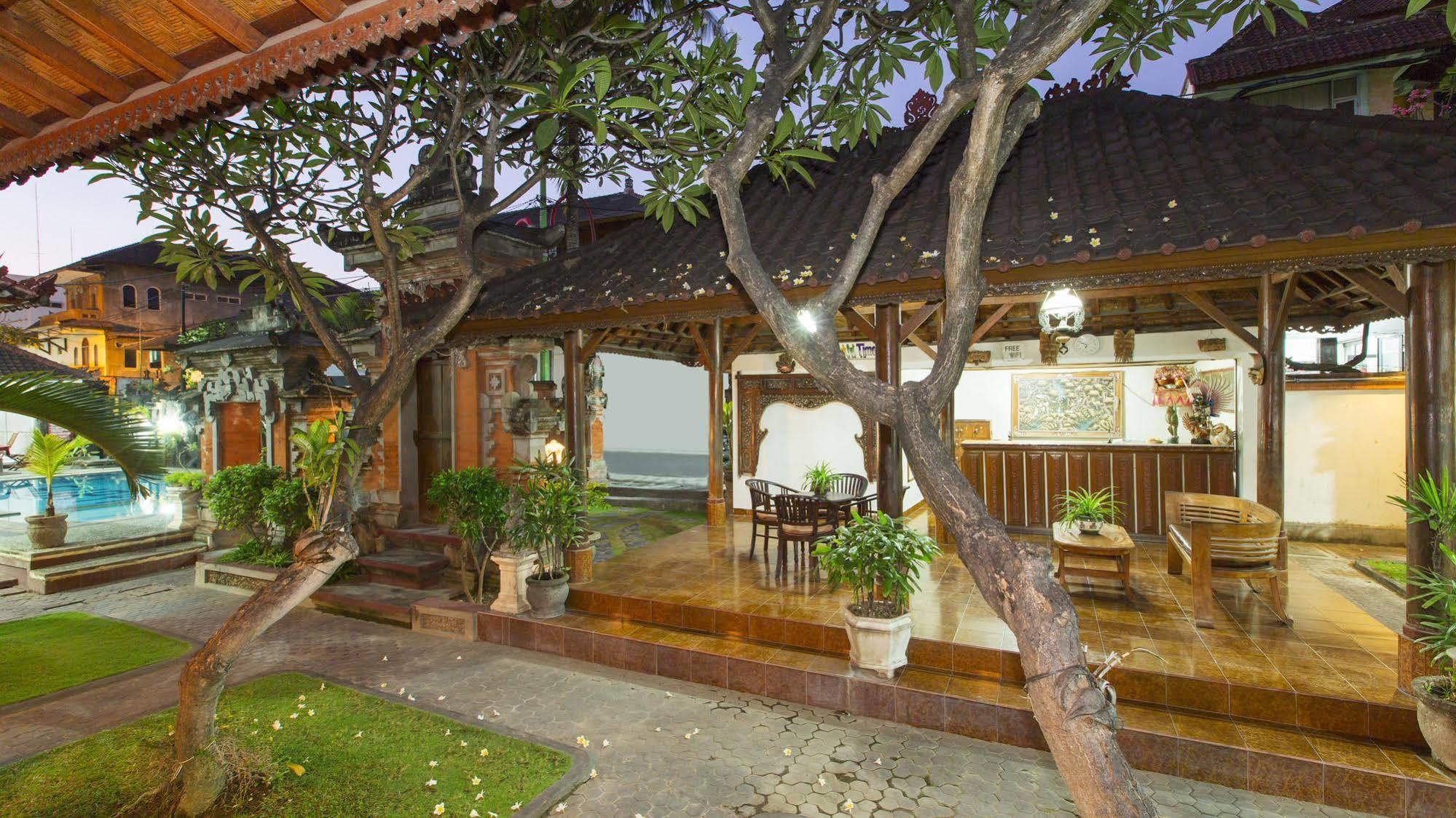 Hotel Surya Tropical Kuta à Kuta Lombok Extérieur photo