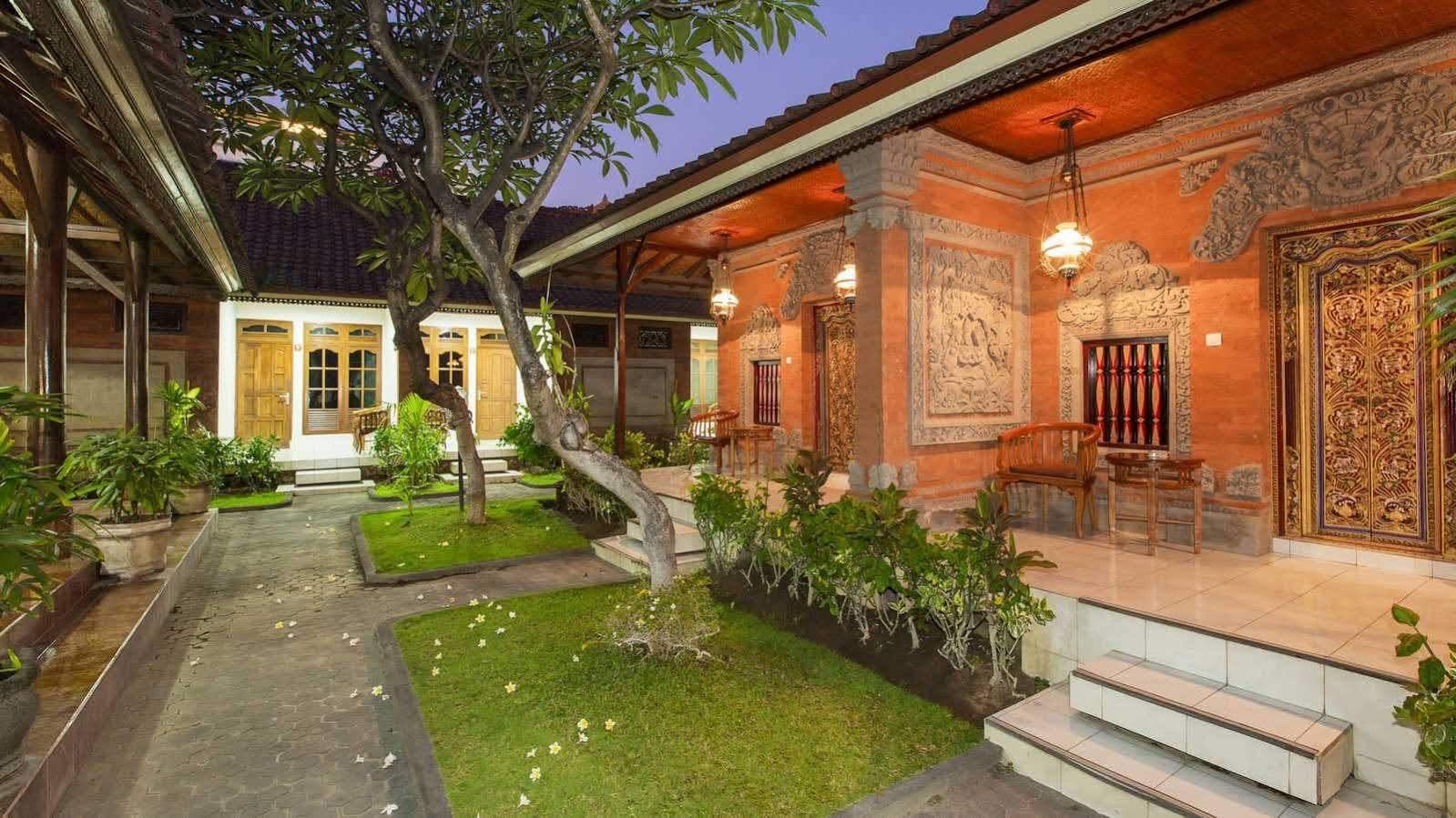 Hotel Surya Tropical Kuta à Kuta Lombok Extérieur photo