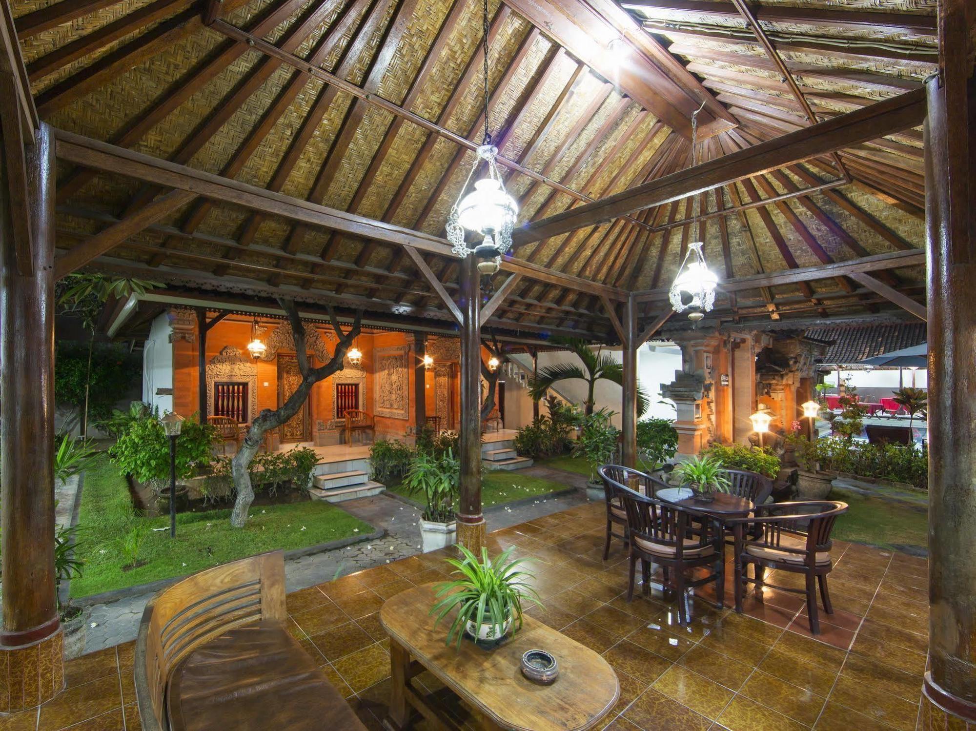 Hotel Surya Tropical Kuta à Kuta Lombok Extérieur photo
