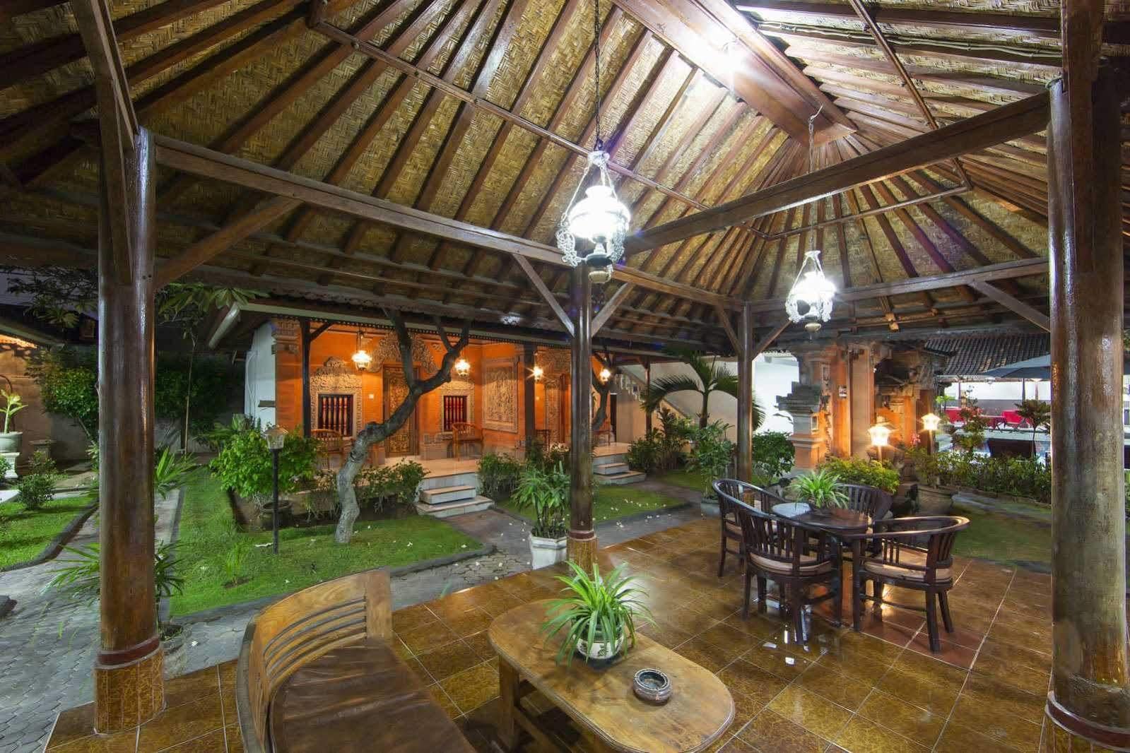 Hotel Surya Tropical Kuta à Kuta Lombok Extérieur photo