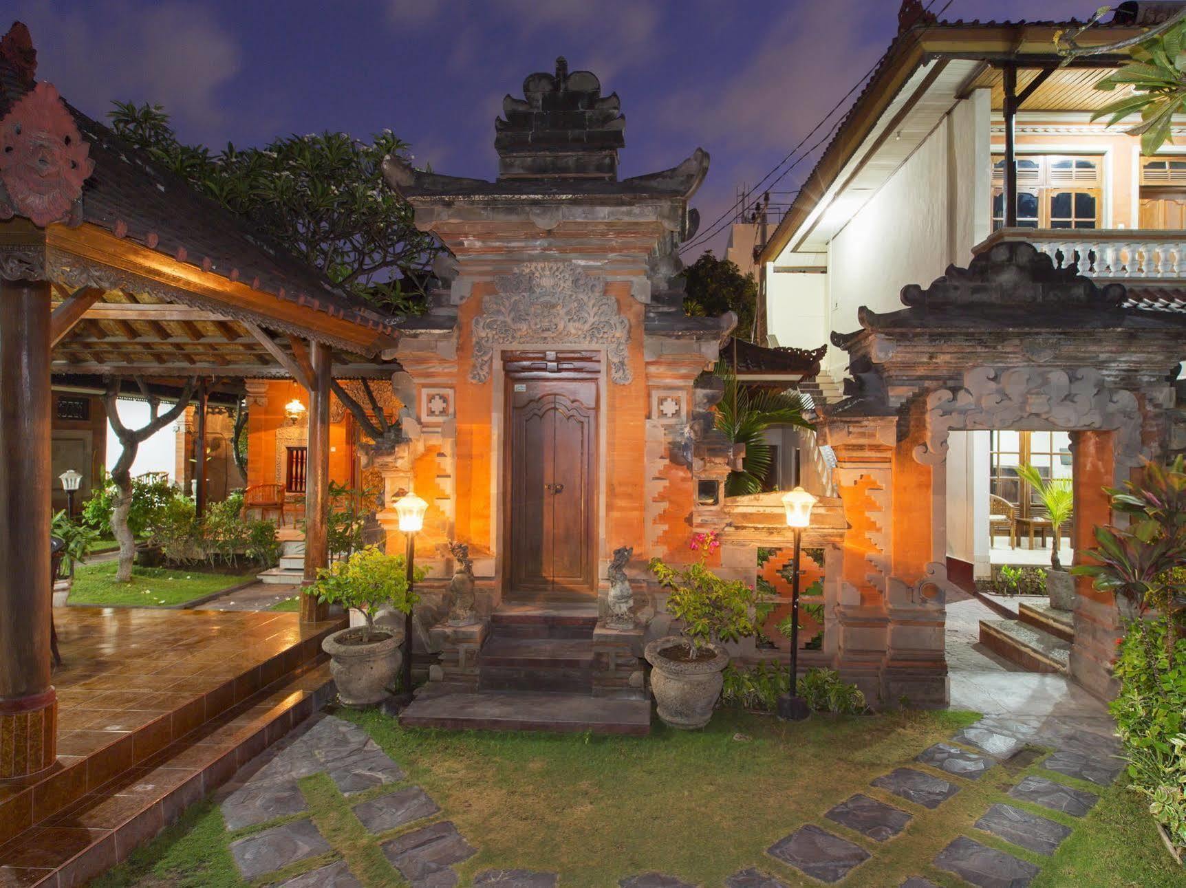Hotel Surya Tropical Kuta à Kuta Lombok Extérieur photo