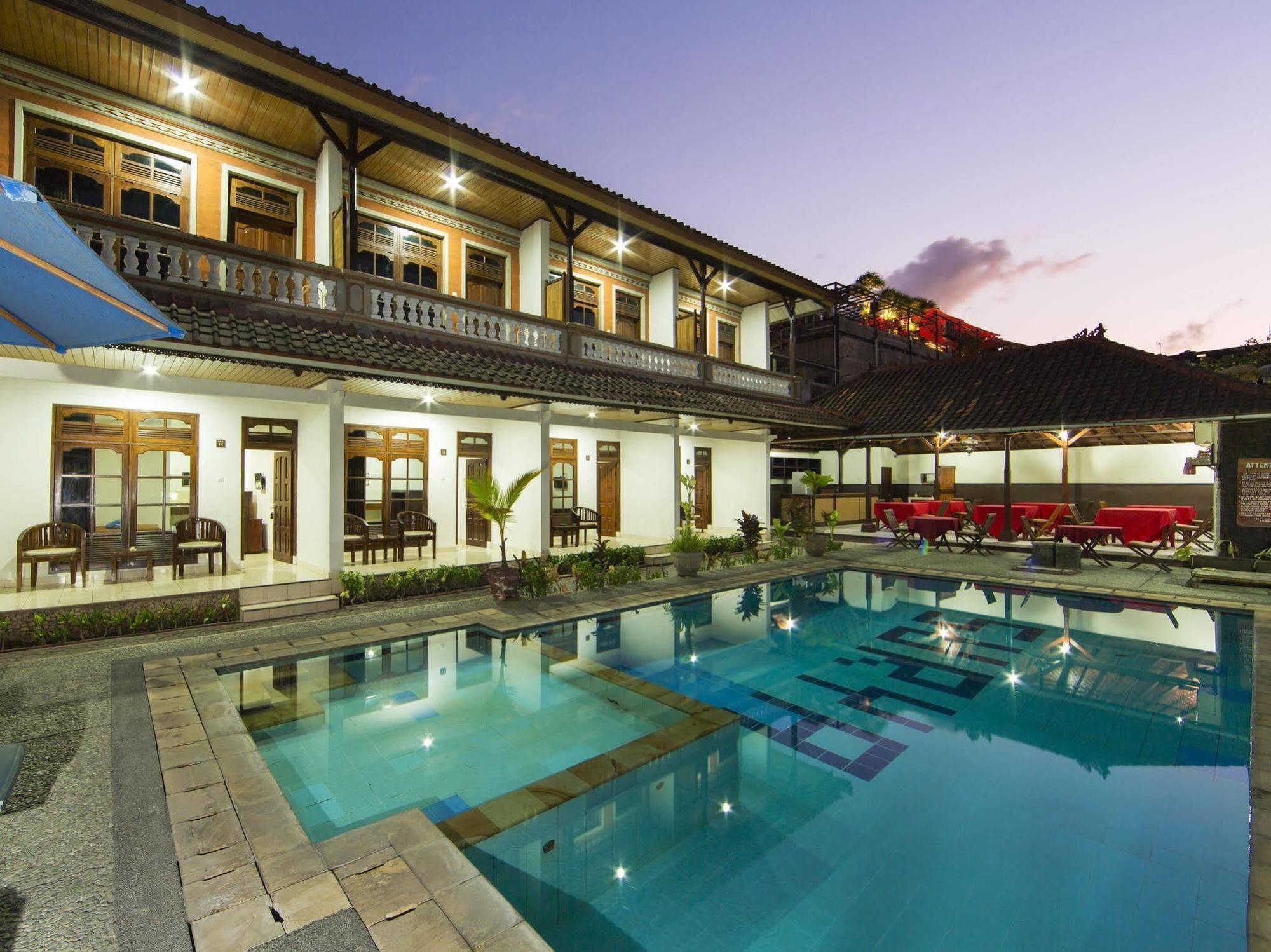 Hotel Surya Tropical Kuta à Kuta Lombok Extérieur photo